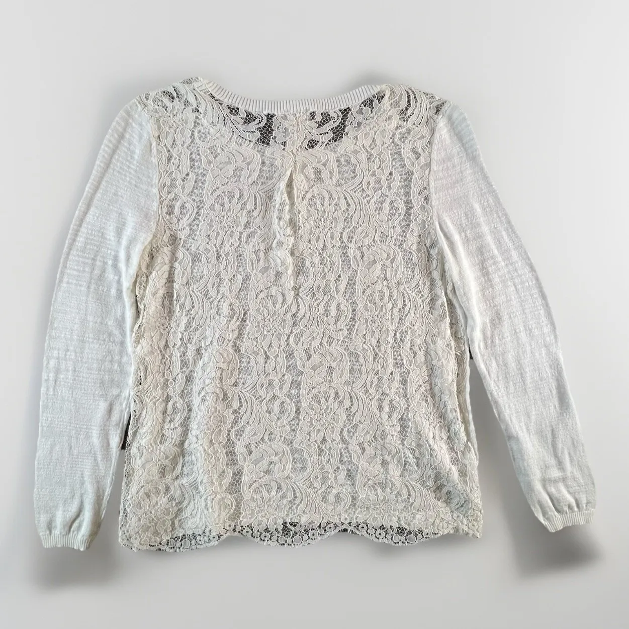 Cabi Women's‎ Cotton Blend  Light Weight Sweater Size M Laced Back Pullover - Image 2