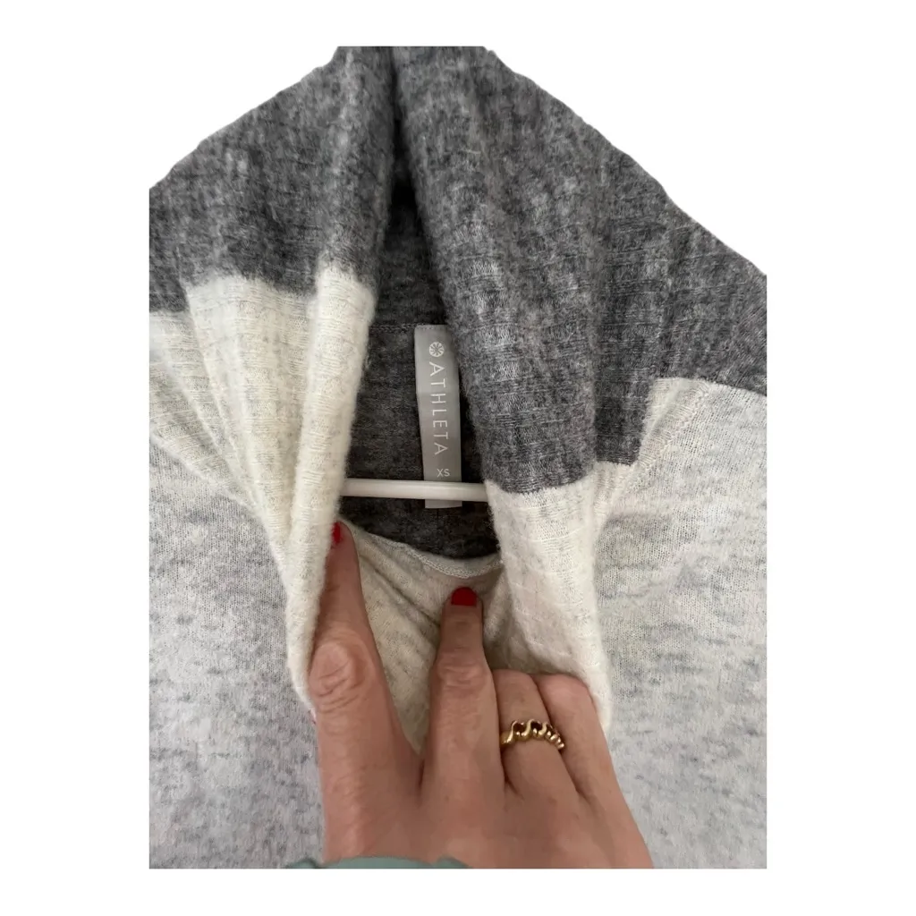 Athleta Two-Tone Gray Turtleneck Sweater - Image 2