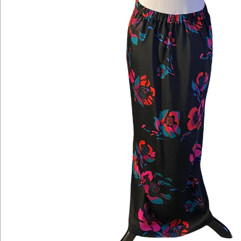 11-J.Crew Black Floral Skirt size small - Image 2