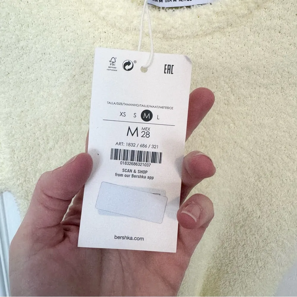 NWT Bershka Fuzzy 90’s Pastel Yellow Knit Tie crop top MEDIUM - Image 3