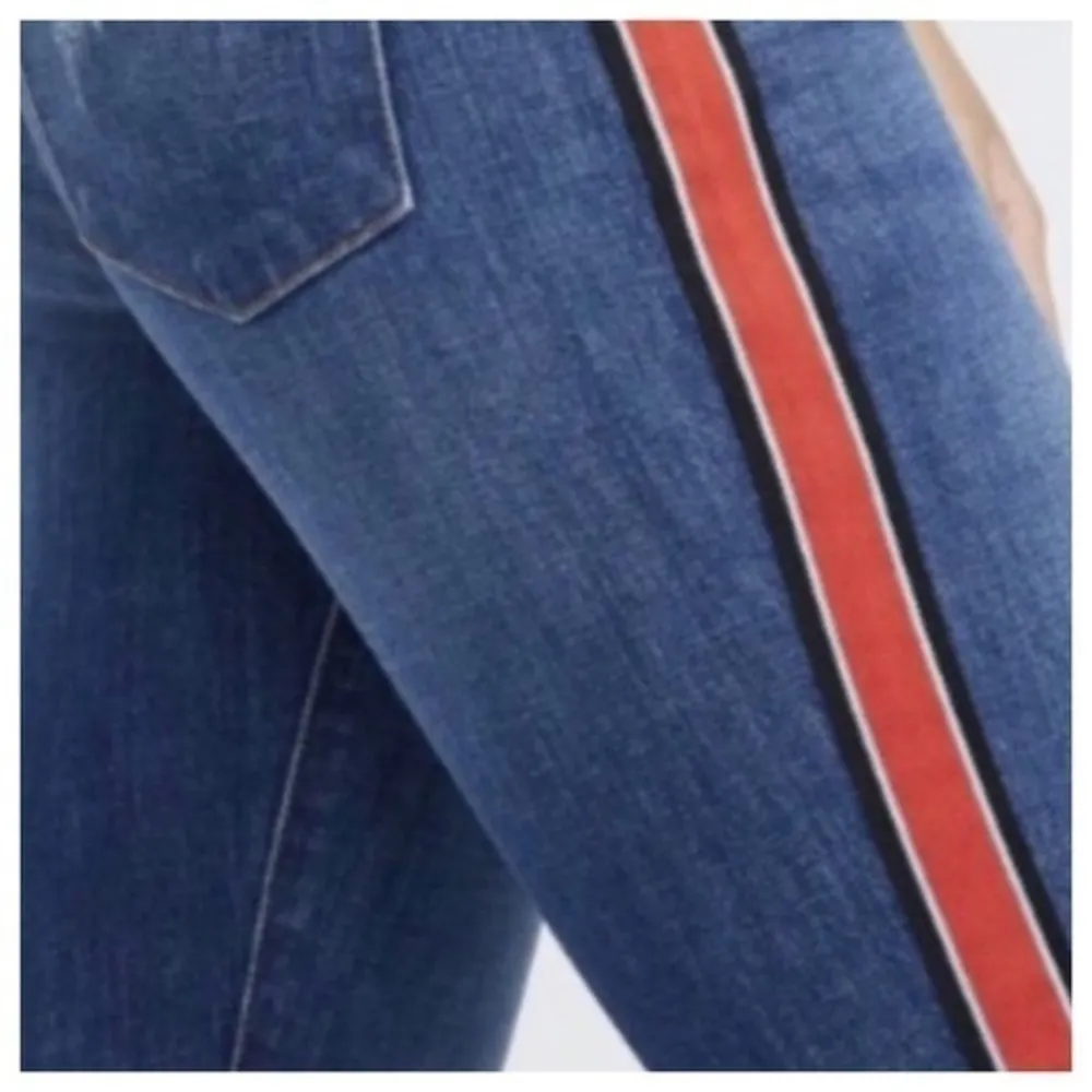 Alice + Olivia  Glow-up jeans size 27. Blue with red stripes. NWT - Image 5
