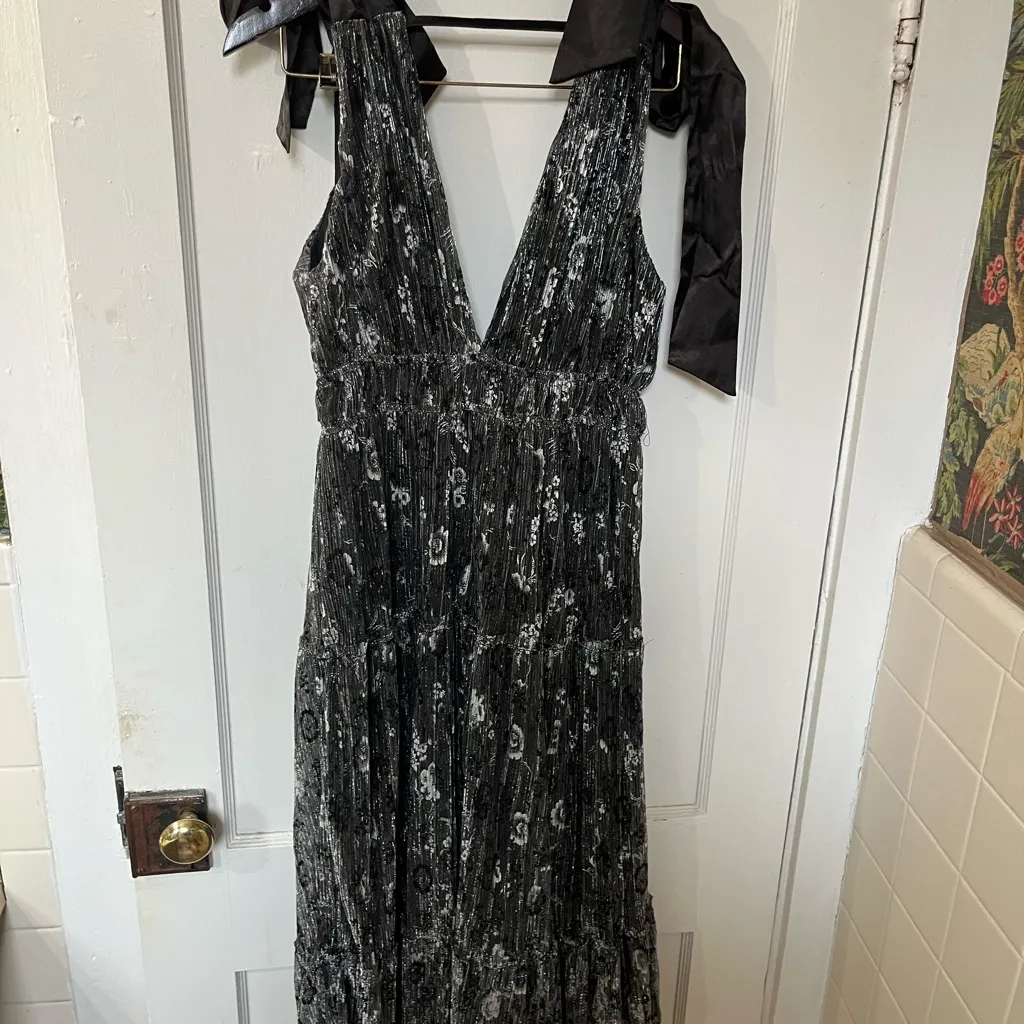 Storia Black and Silver Maxi Dress - Image 7