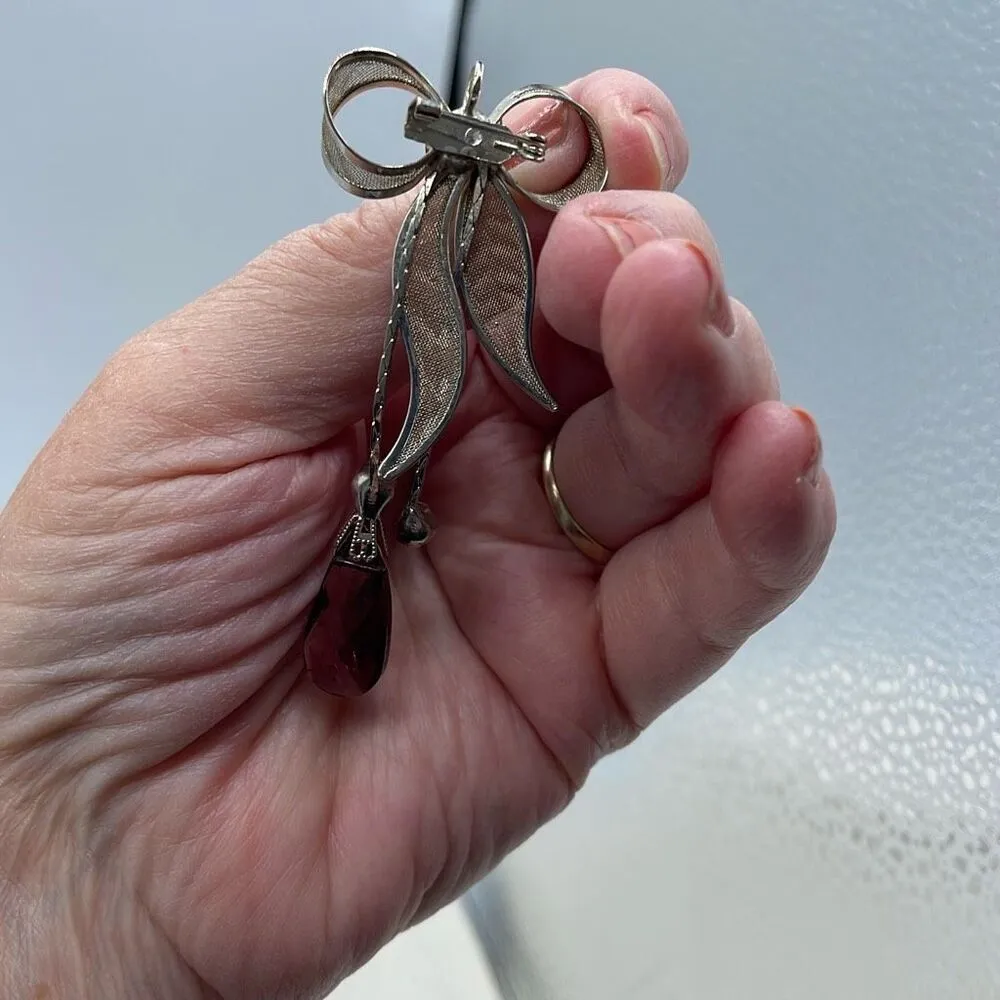 Vintage Edwardian styled silver tone mesh and dangle facetted glass stones brooc - Image 5