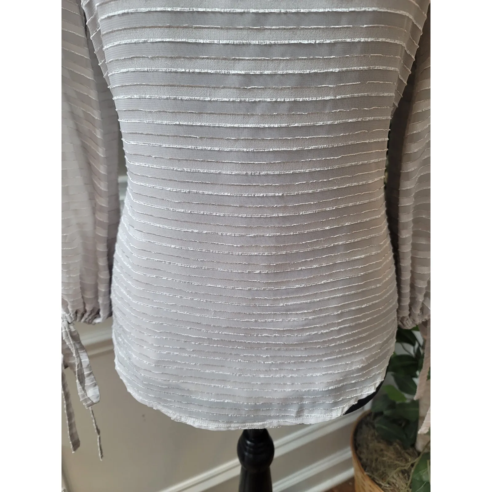 Banana Republic Blouse Women's Petite Small White Sheer Stripe Long Sleeve Top - Image 4