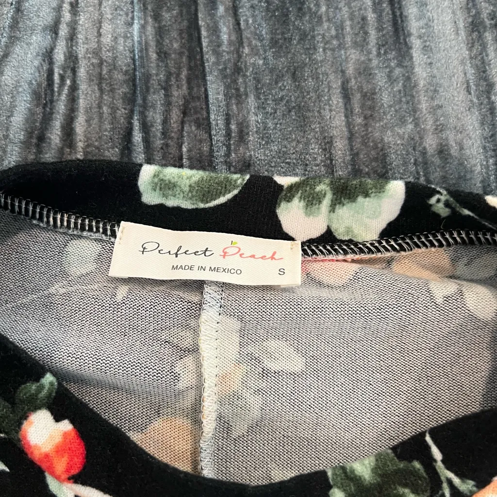 Floral Black Dress with Red and Orange Flowers Size S by Perfect peach - Image 3