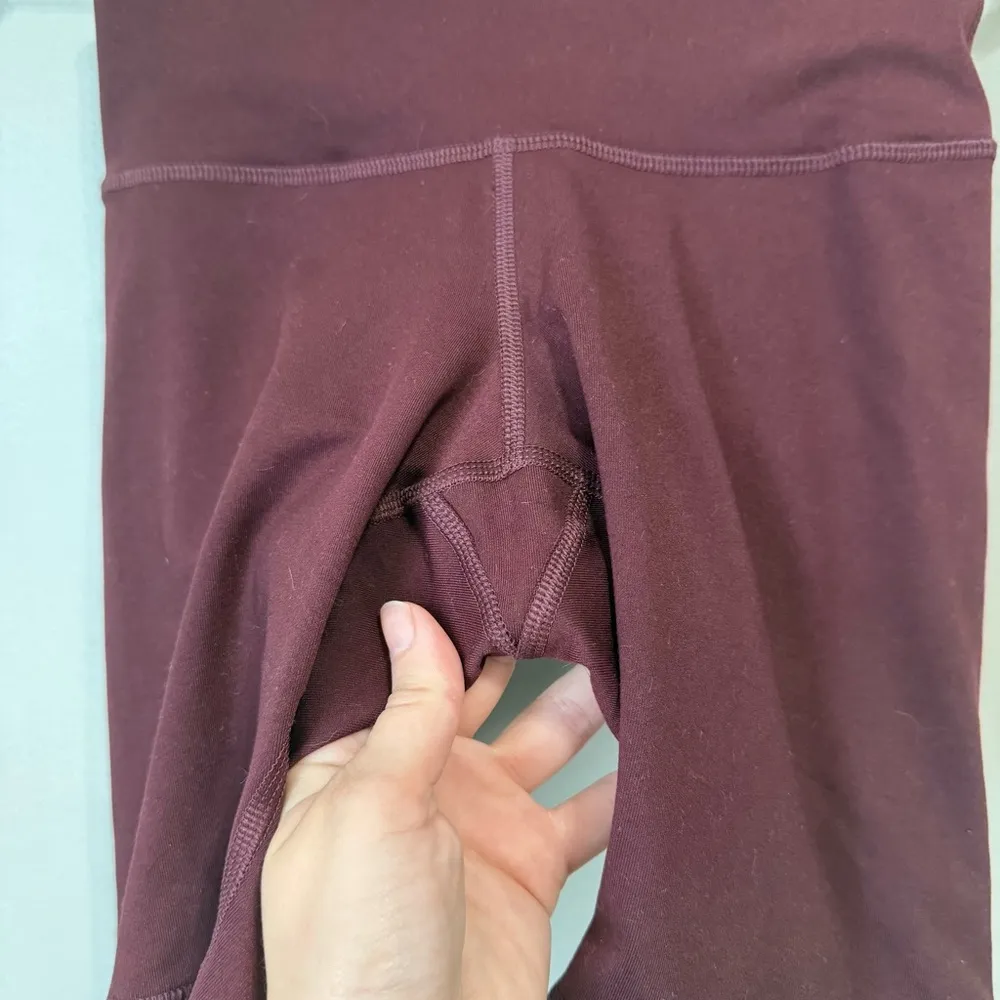 Old Navy Active PowerSoft High Rise Bike Shorts Burgundy Size XS - Image 2