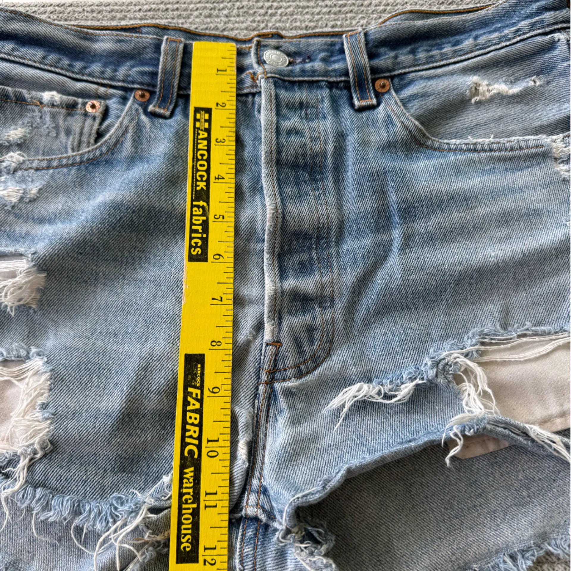 Levi’s 501 XX Thrashed Distressed Faded Blue Denim Cut Off Jean Shorts Waist 33 - Image 7