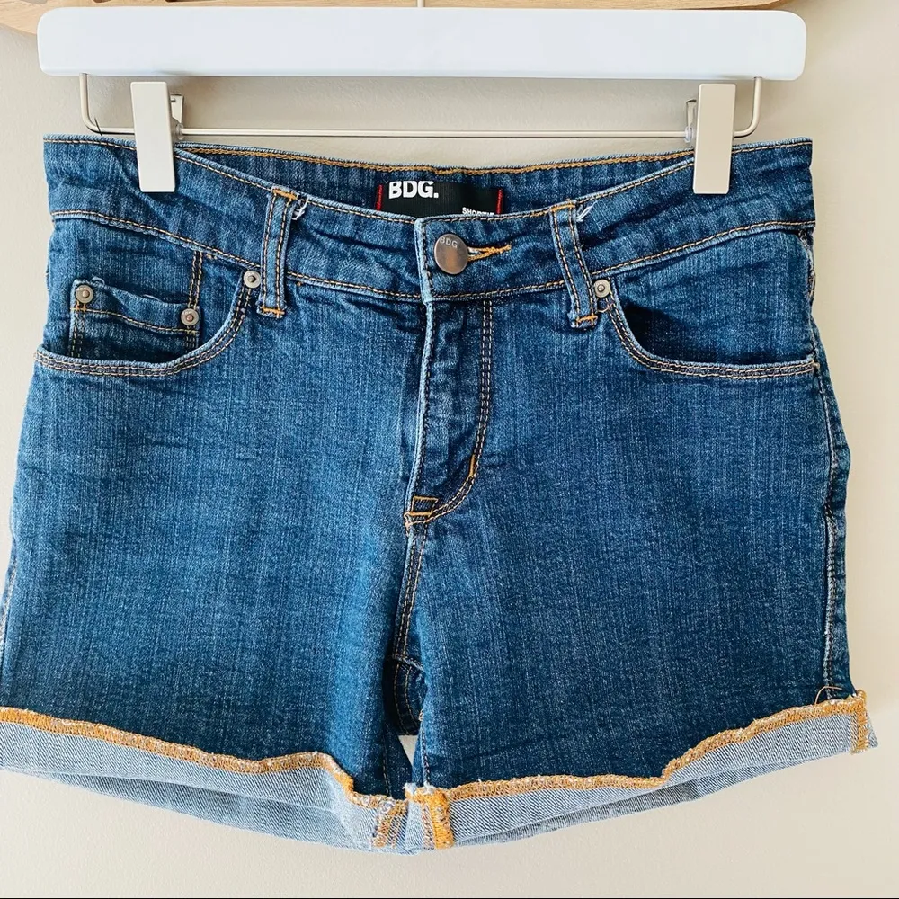 BDG by Urban Outfitters Shortie Denim Shorts Blue Sz 28 - Image 2