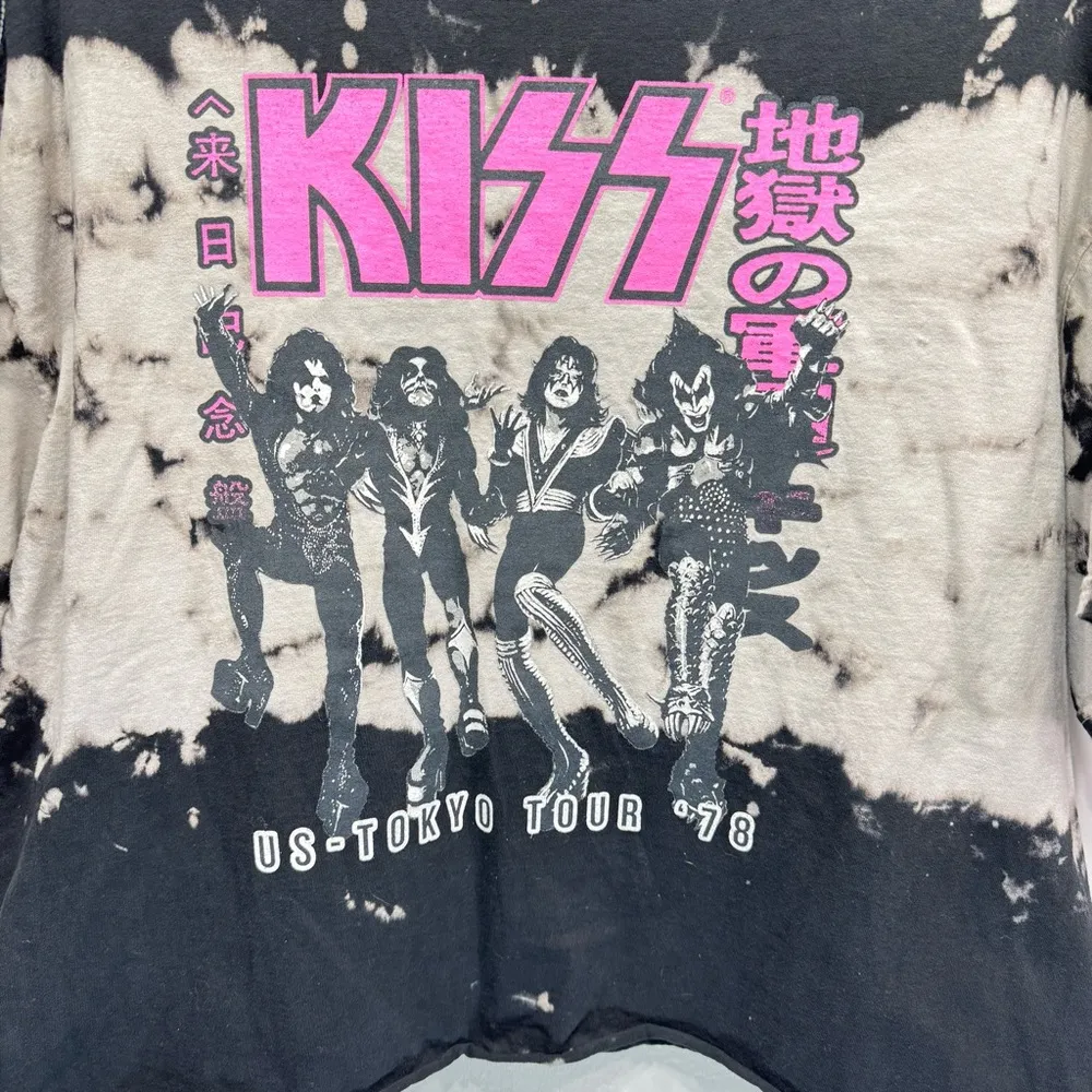 KISS Tie Dye Cropped Cut Off Tokyo Tour ‘78 Licensed Replica Crewneck Band Tee Black Size L - Image 2