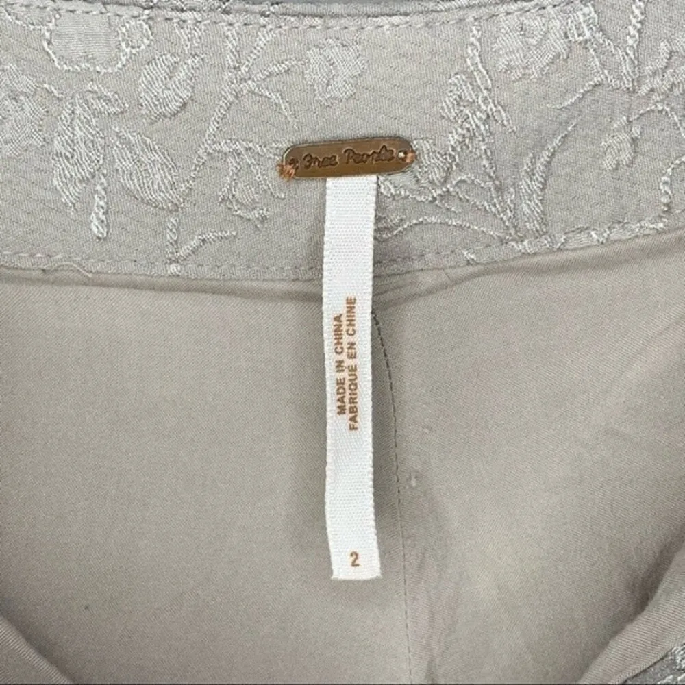 Free people neutral floral embroidered shorts women's size XS 2 - Image 3