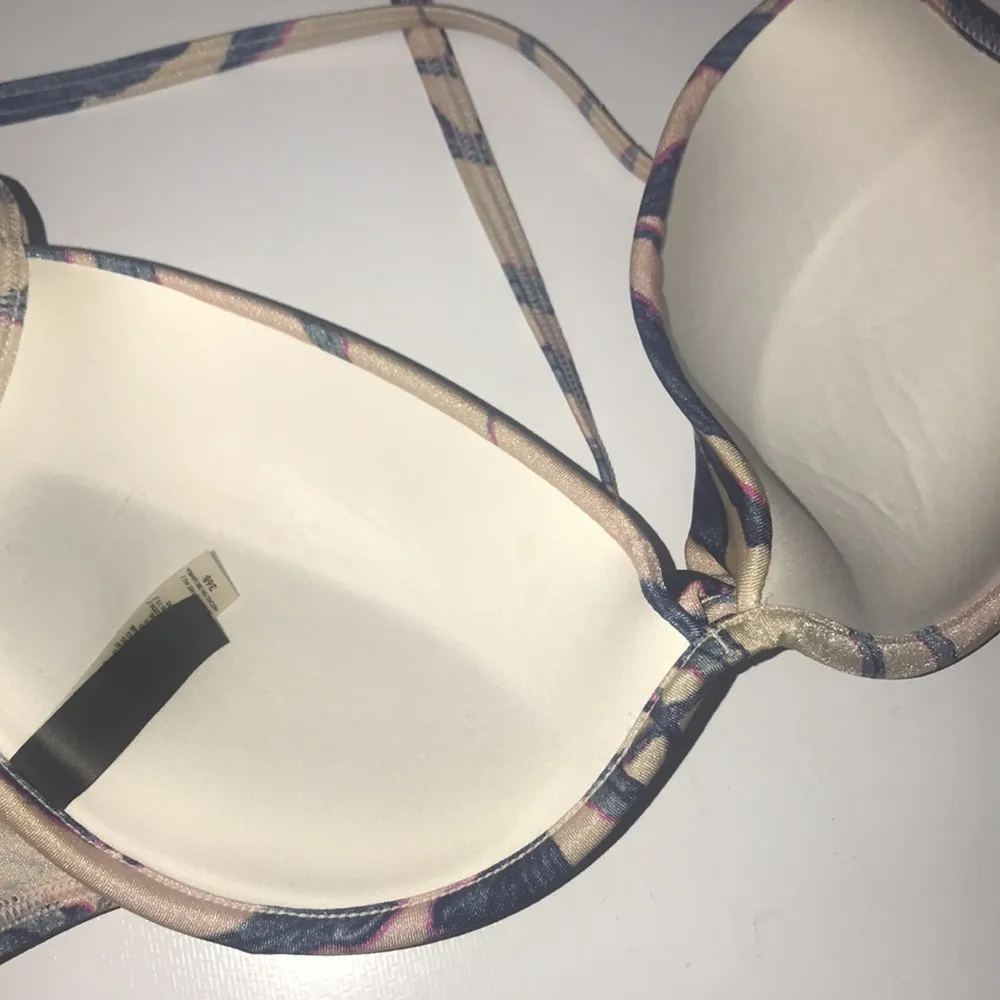 VICTORIA'S SECRET PUSHUP BIKINI  SWIM TOP - Image 2