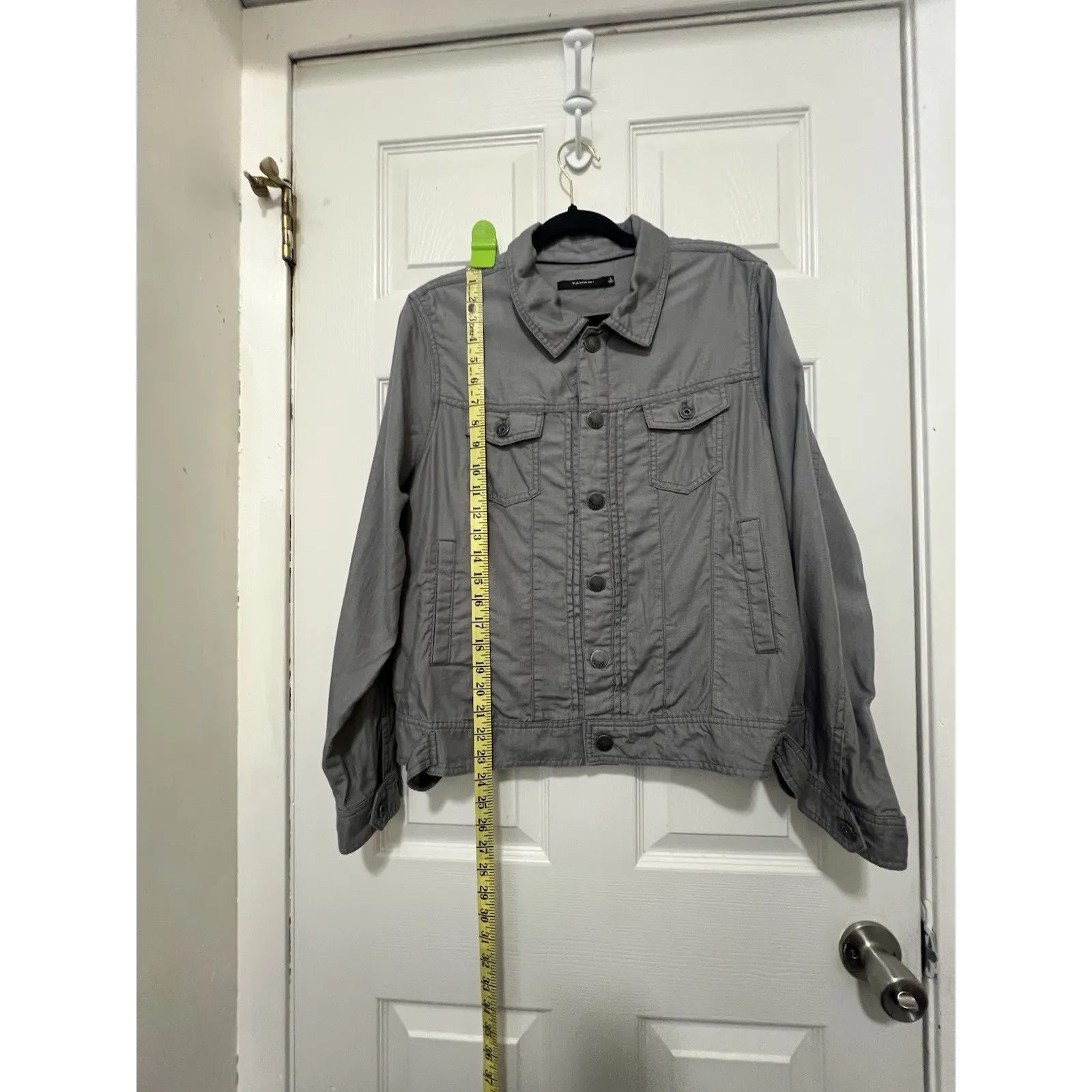 Tahari Women’s Grey Shacket Jacket Size Large Button Front Casual Outerwear - Image 3