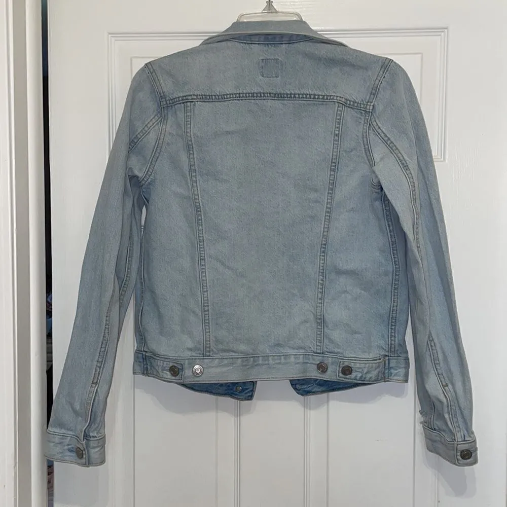 Gap Denim Light Wash Distressed Jean Jacket - Image 8