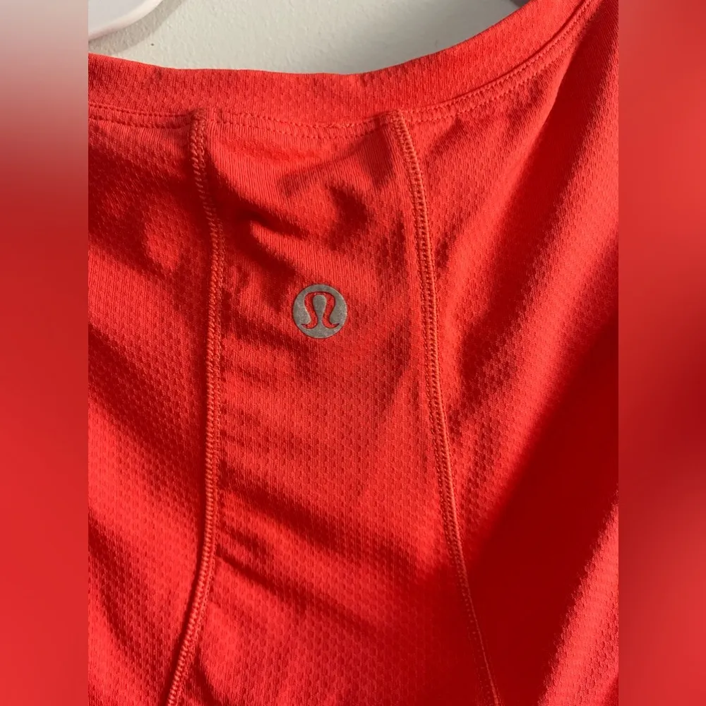 Lululemon cropped tank top - Image 4