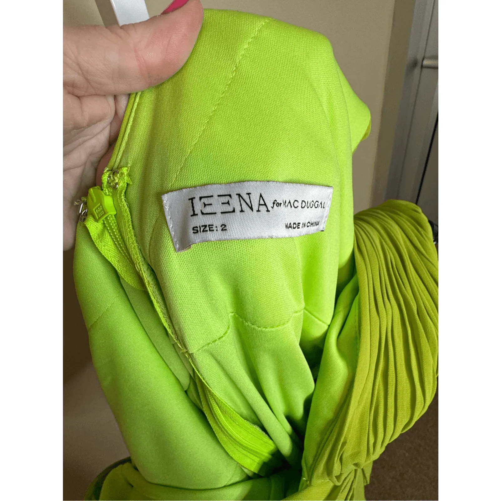 Mac Duggal NWT Sleeveless V-Neck Chiffon Gown in Apple Green Size 2 - Image 3