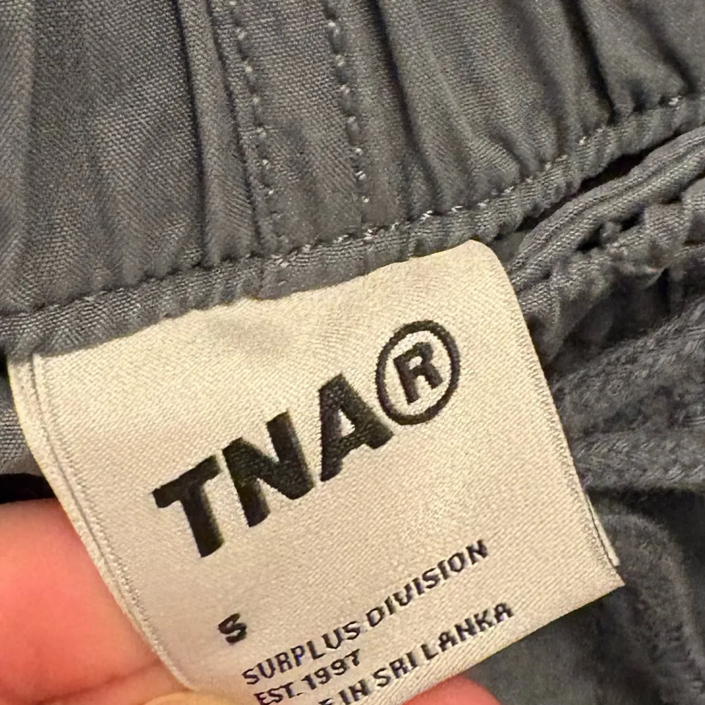 Aritzia TNA Squad Pocket Parachute Pants Echo Grey Size Small - Image 6