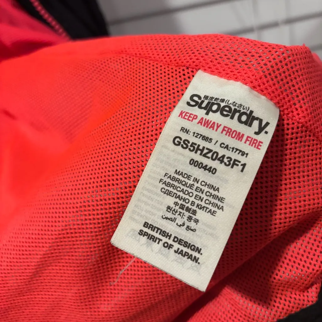Superdry  The Windmac Professional Black Hooded Windbreaker Jacket Size Small - Image 13