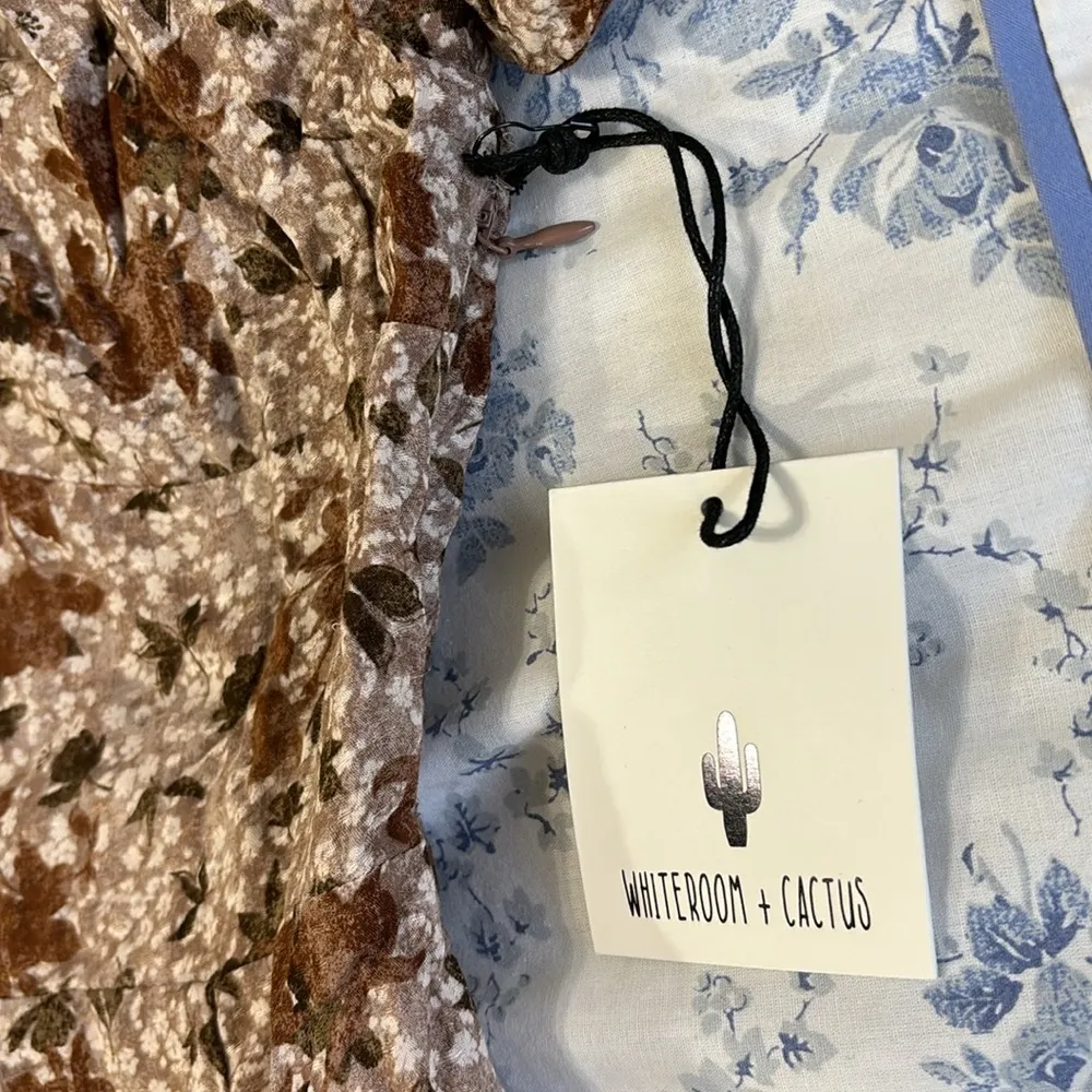 The Room White + Cactus | midi floral dress with puff sleeve and side slit - Image 4