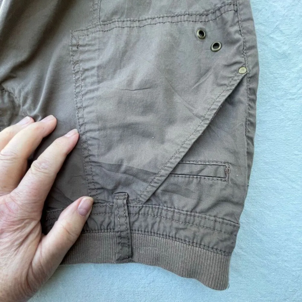 Chico’s size S (.05) taupe cargo capris. - Image 4