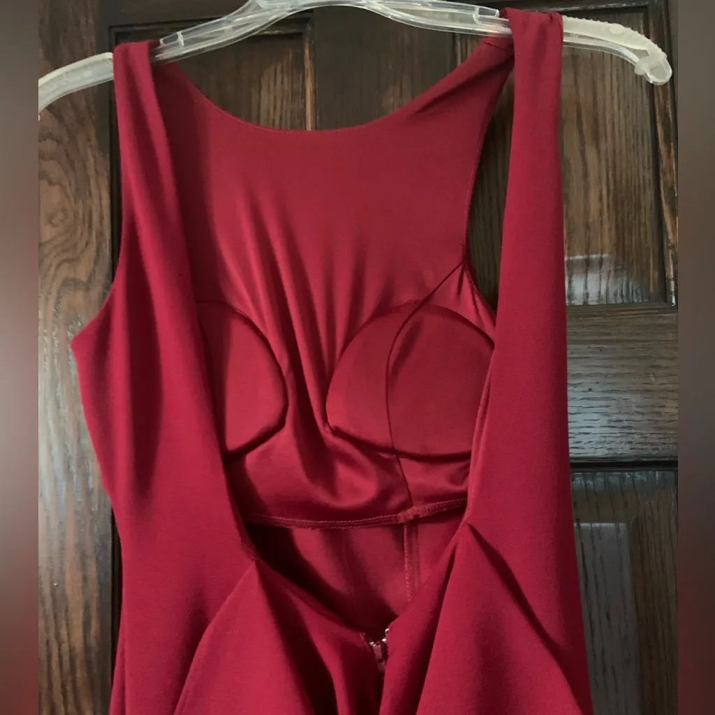 Red low back dress with ruffle trail Size undefined - Image 6