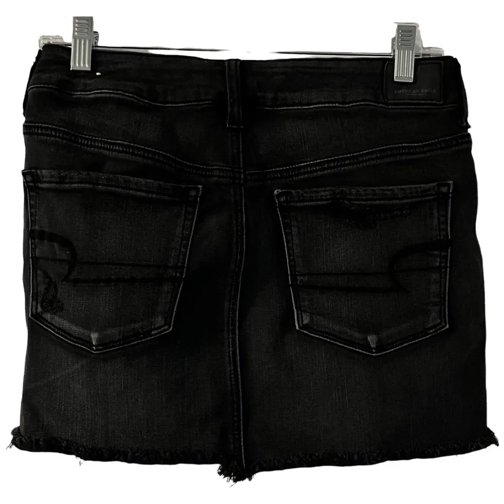 American Eagle Black Distressed Frayed Denim Mini Skirt Size 4 Regular Grunge - Image 2