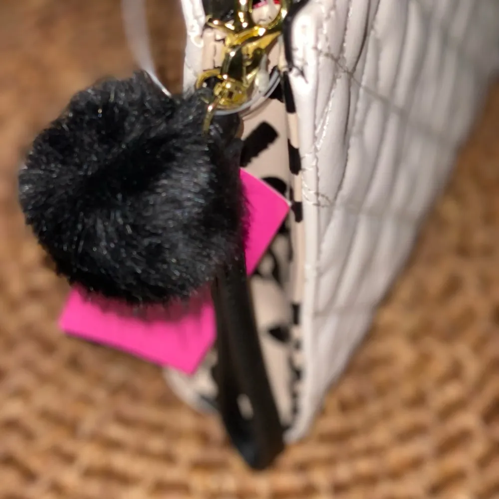 Betsey Johnson large wristlet cosmetic purse - Image 5