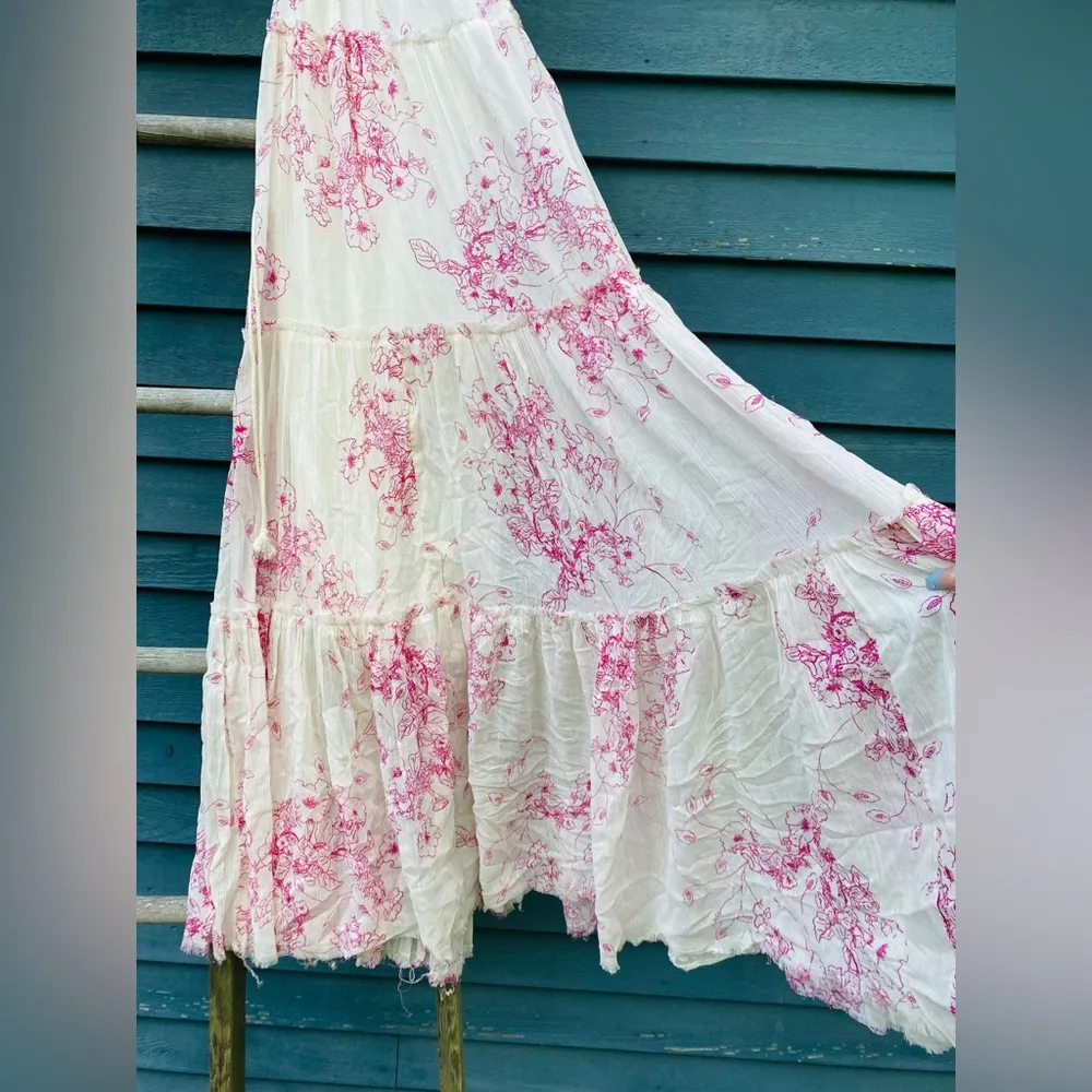 Free People white/pink floral tiered raw hem boho maxi dress - Image 4