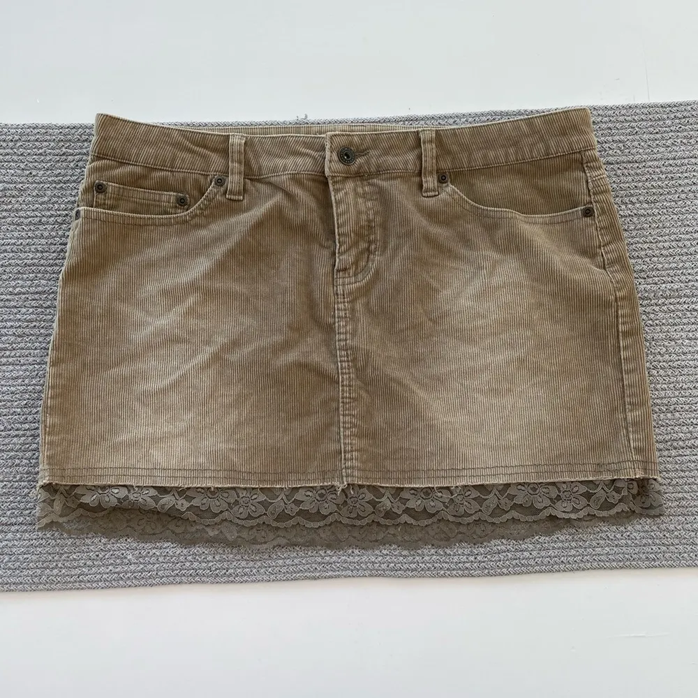Vintage YMI Y2K Tan Corduroy Lace Trim Mini Skirt Size 13 - Image 2