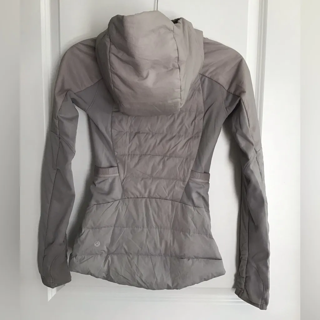 Lululemon  Down For It All Jacket Size 0 Gray Hooded Full Zip Puffer - Image 3