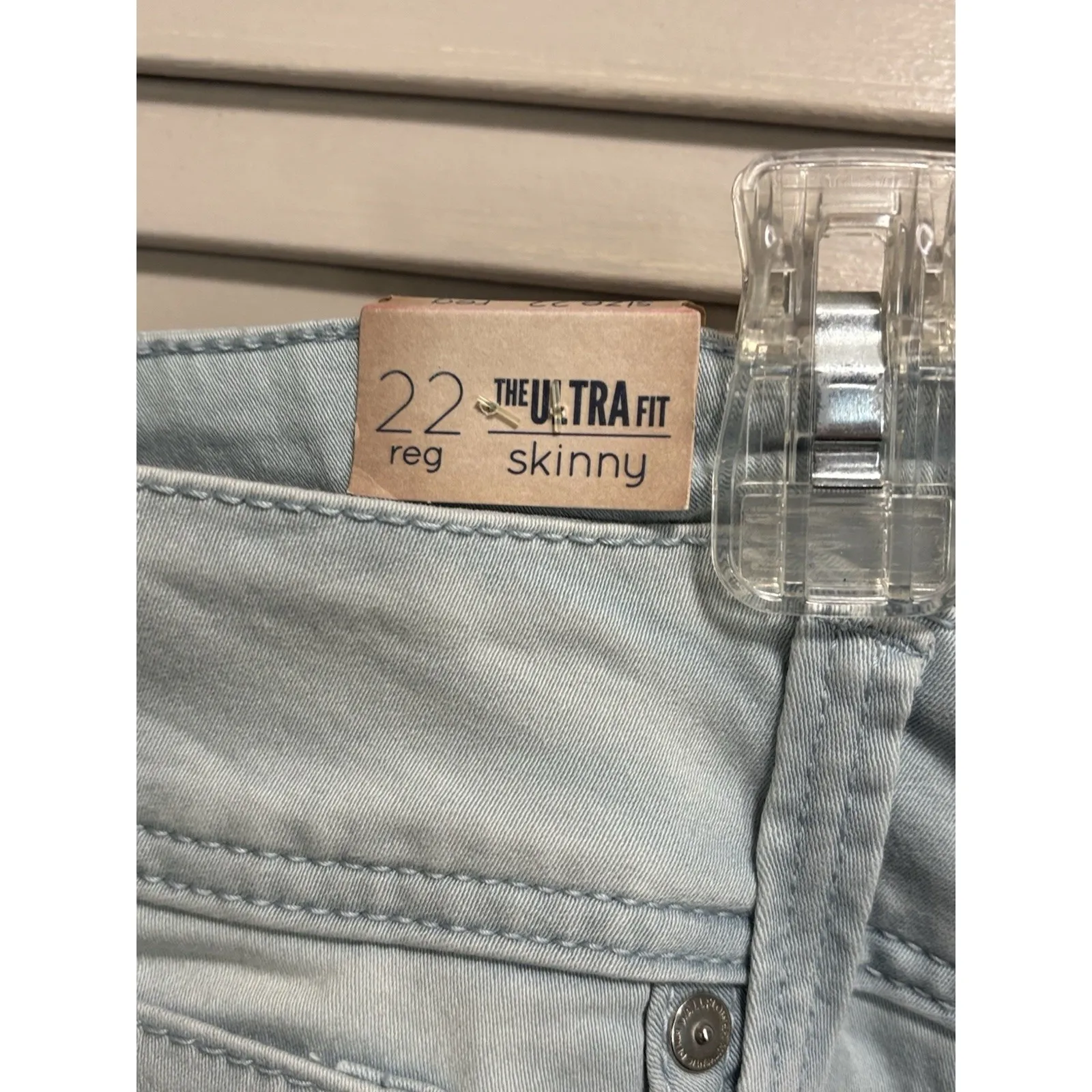 Wallflower Josie Light Wash Skinny‎ Denim Jeans Size 22 High Rise Logo NWT Blue - Image 6