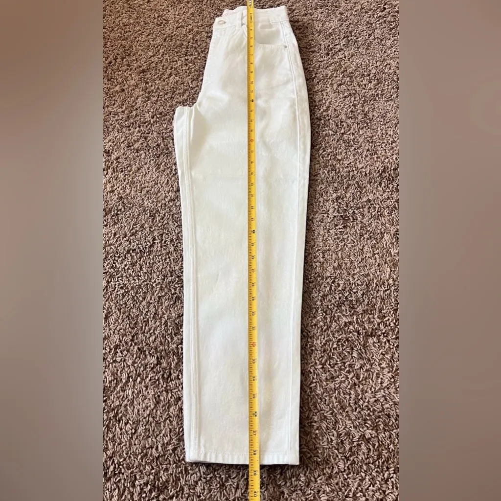 Guess  High Rise Tapered Leg Mom Fit Foil Waxed White iridescent Jeans W28xL27 - Image 8