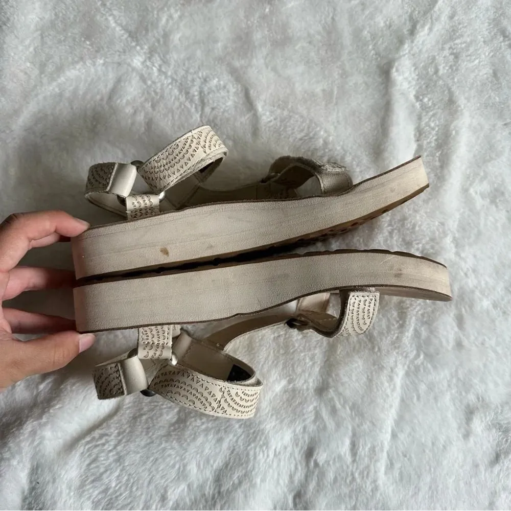 Teva Women’s Midform Universal Geometric Sandals Size 7 - Image 4