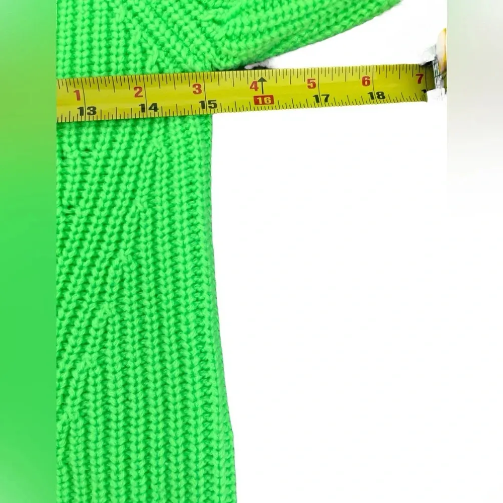 Steve Madden Cropped Long Sleeve Sweater, Size Medium, Flourescent Green - Image 5