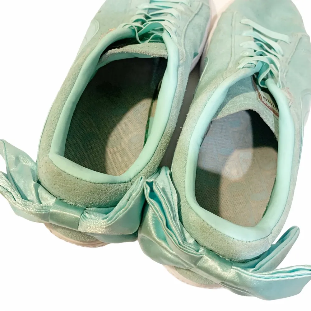 Puma Leather Womens Size 9.5 Suede Bow Low Top Sneaker - Image 6