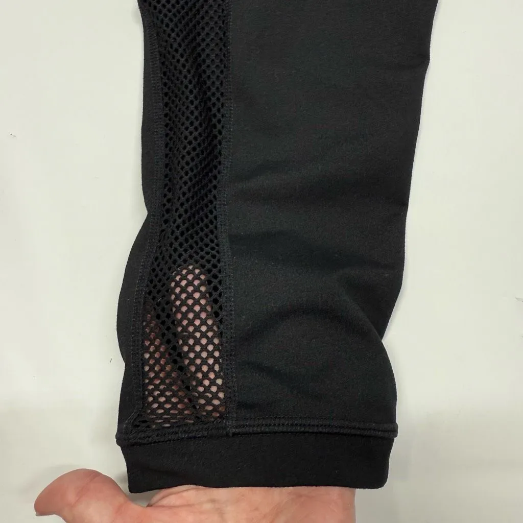 Fabletica black crop fishnet detail legging size medium 19" length - Image 5