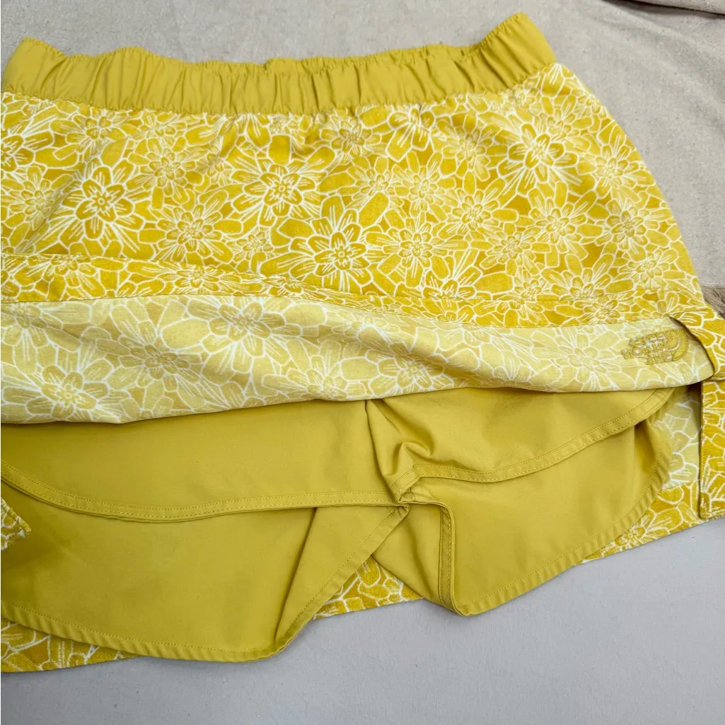 The North Face Women's M Golden Yellow Floral Pullon Skirt Skort Activewear - Image 4