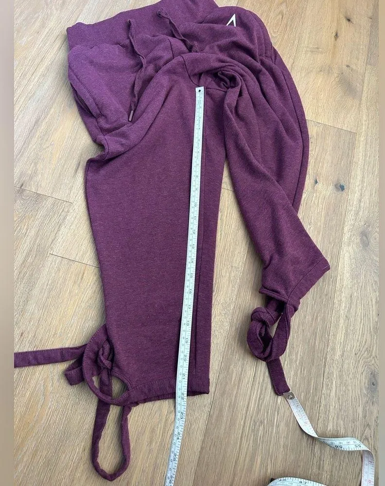 Small/Medium High waisted Cropped Jogger Sweatpants - Image 11