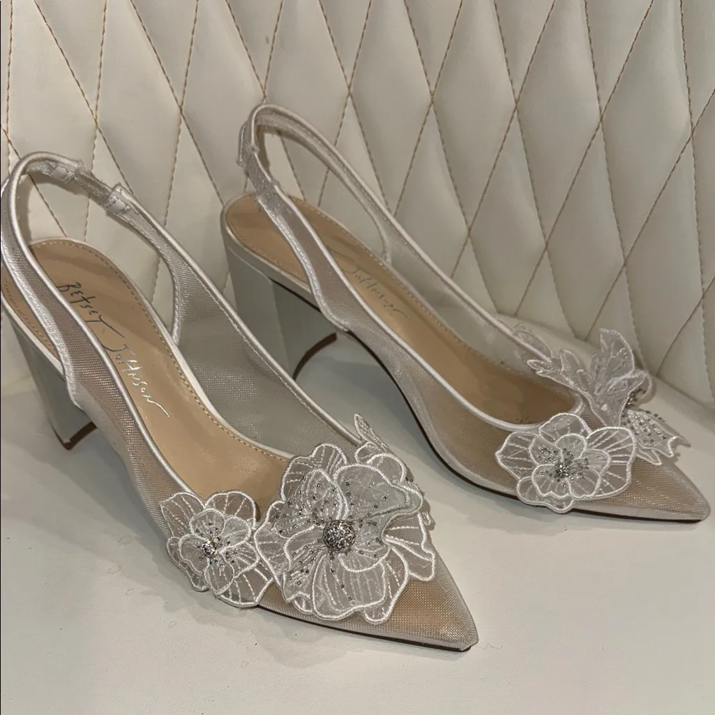 Betsey Johnson Silver Floral Slingback Heels - Image 3
