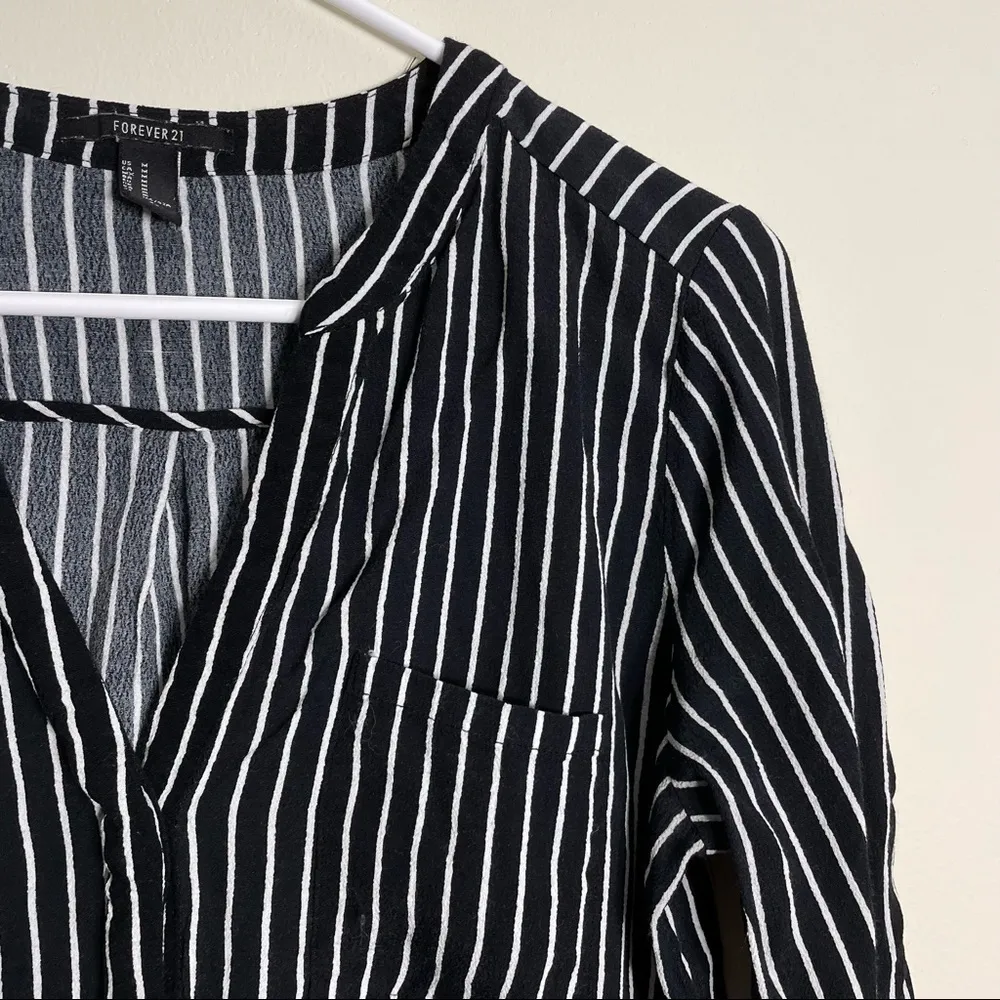 Forever 21 rayon black and white striped vneck button up business casual top - Image 2