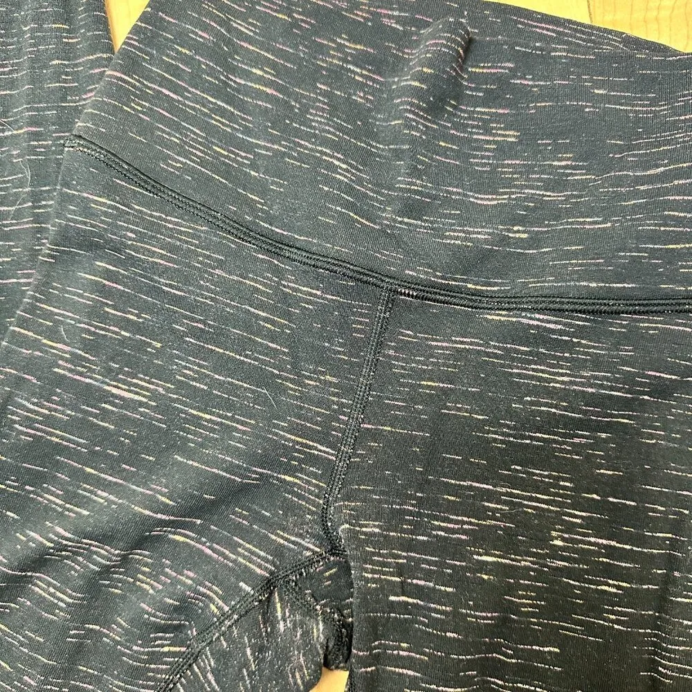 LULULEMON Space Dye Pattern Crop Leggings - Size 4 - Image 3