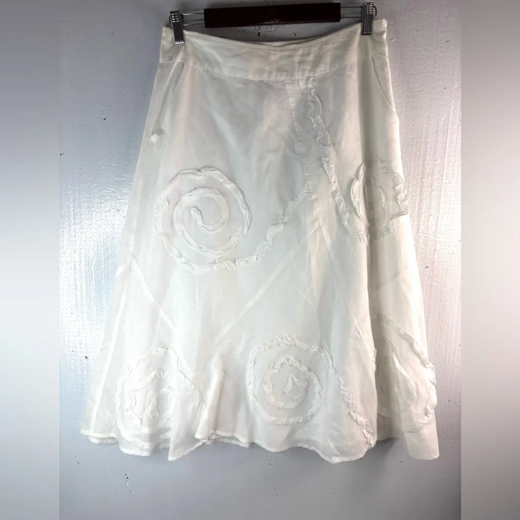 Saint Tropez West 6 Linen Cotton White A-Line Pocketed Skirt with Swirl Accents - Image 9