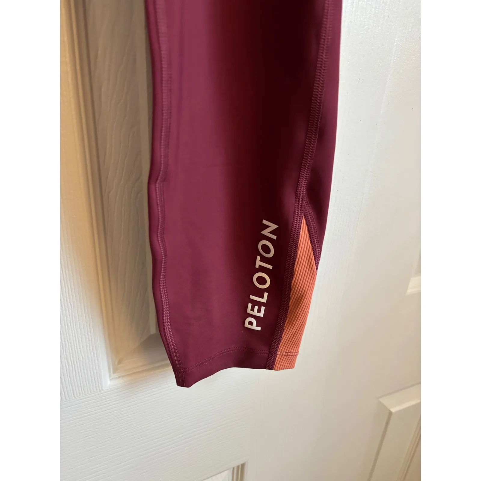 Peloton Move Mission Leggings – Plum with Apricot Insert – Size XL – EUC - Image 3