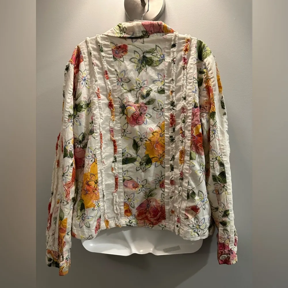 ColdWater Creek  button down floral ruffled shirt/blazer size 12 - Image 9