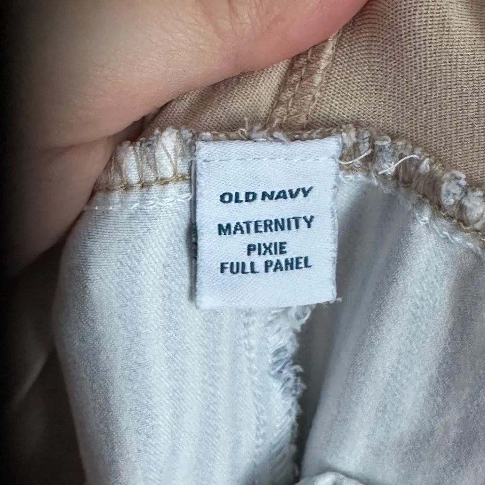 Old navy size 6 maternity pixie full panel pants - Image 4