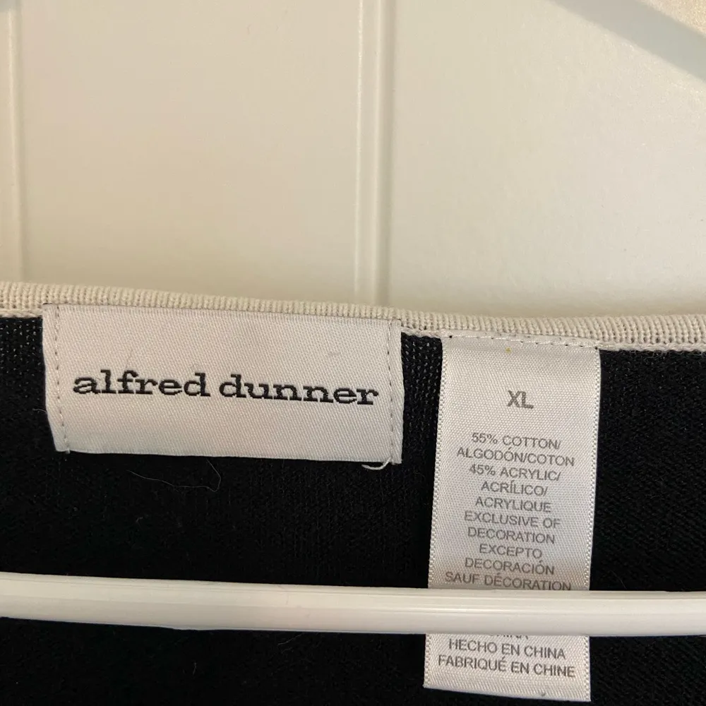 EUC Alfred Dunner women’s‎ black cream embroidered scalloped neckline sweater - Image 4