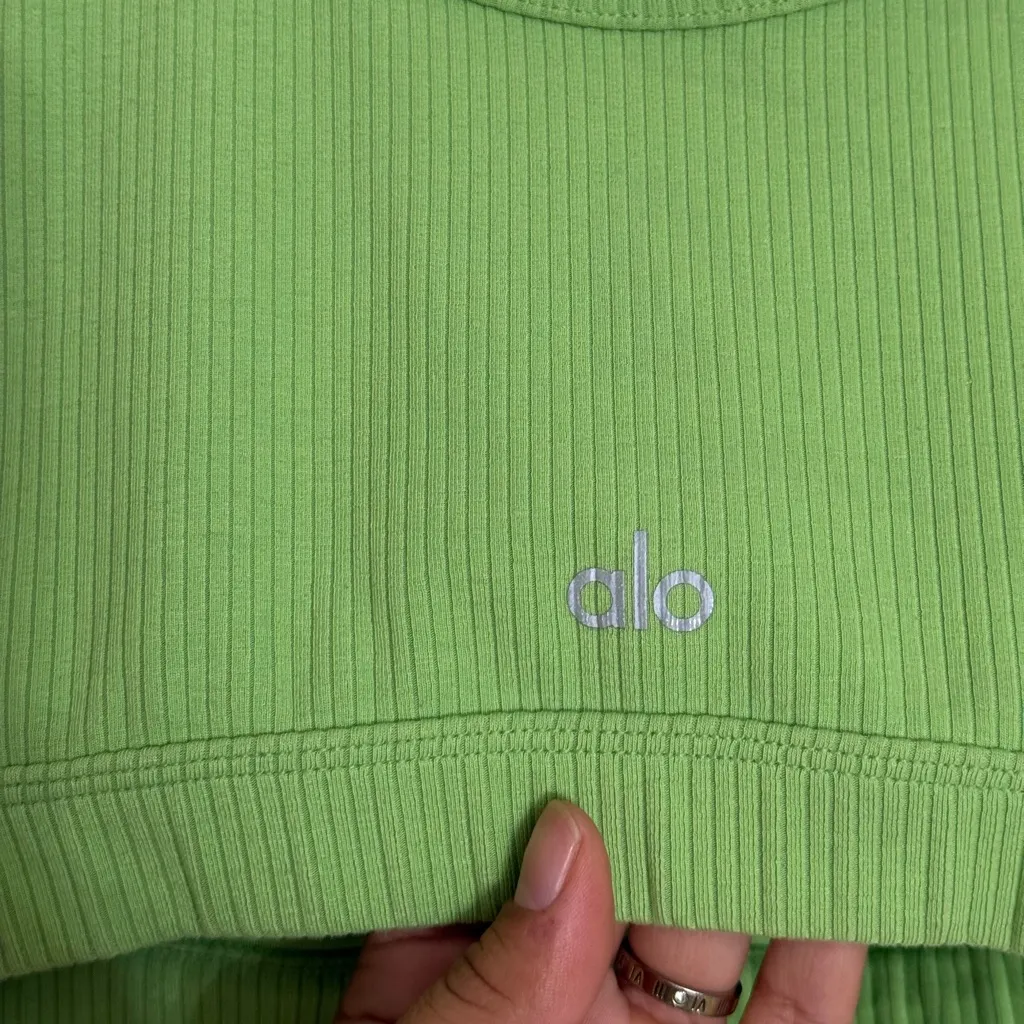 Alo Green Wellness Sport Bra in green Apple size Large - Image 6
