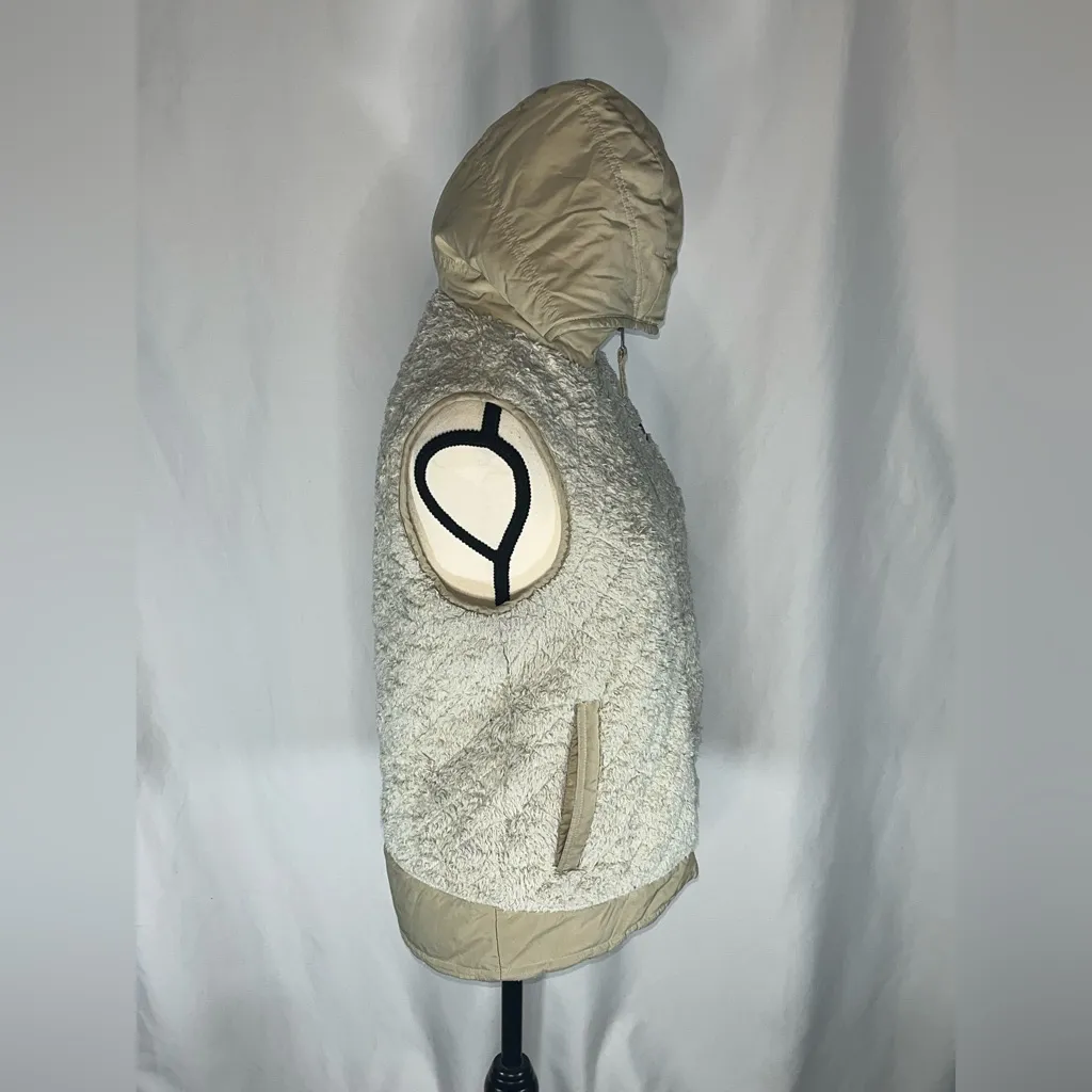 Patagonia Women’s  Reversible Hooded Vest  Fleece Sherpa Quilted Puffer - Image 4