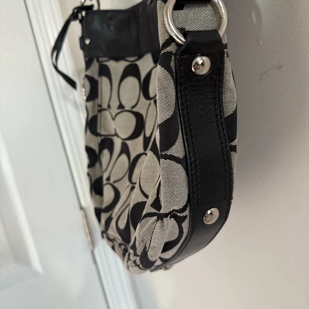 Coach Black and Cream Signature Shoulder Bag - Image 7