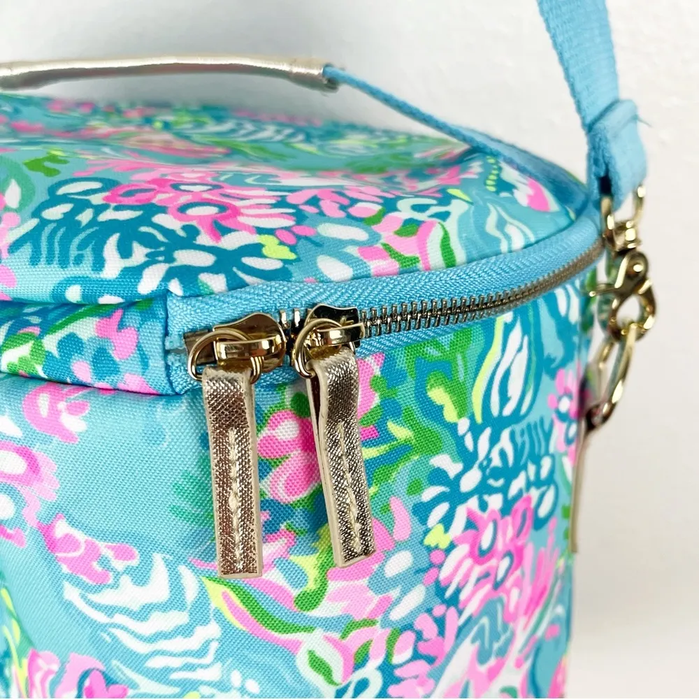 LILLY PULITZER Removable Adjustable Shoulder Strap Zip Closure Insulated Cooler - Image 2