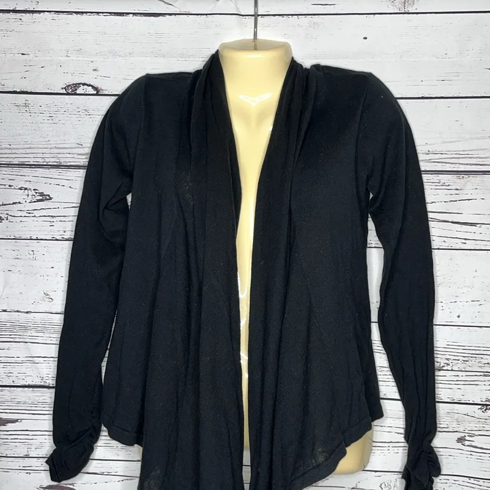 Guess Los Angeles NWT Sz L Jet Black Ruched Sleeve Drape Front Sweater Cardigan - Image 2